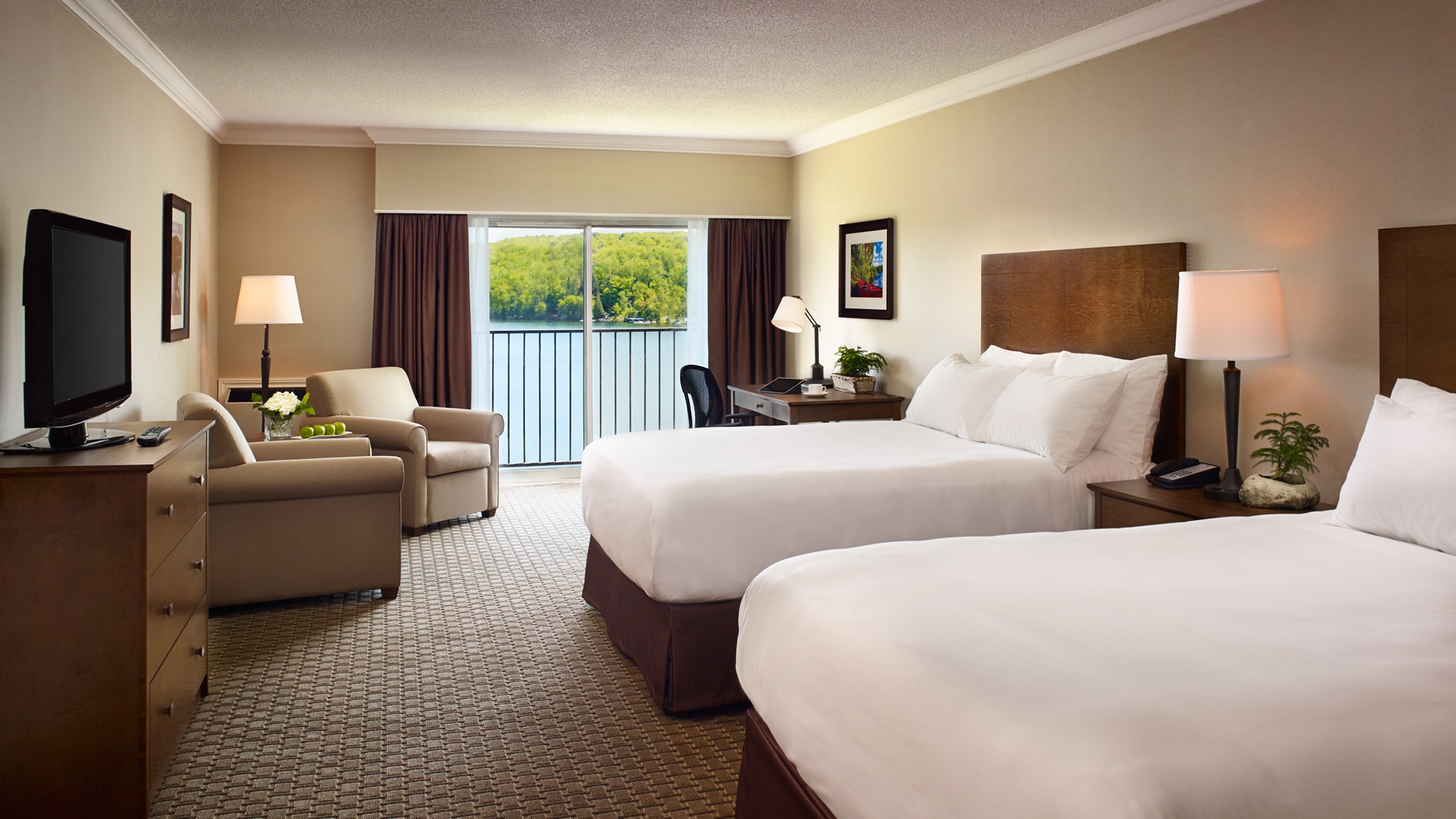 Bayshore Accommodation at Deerhurst